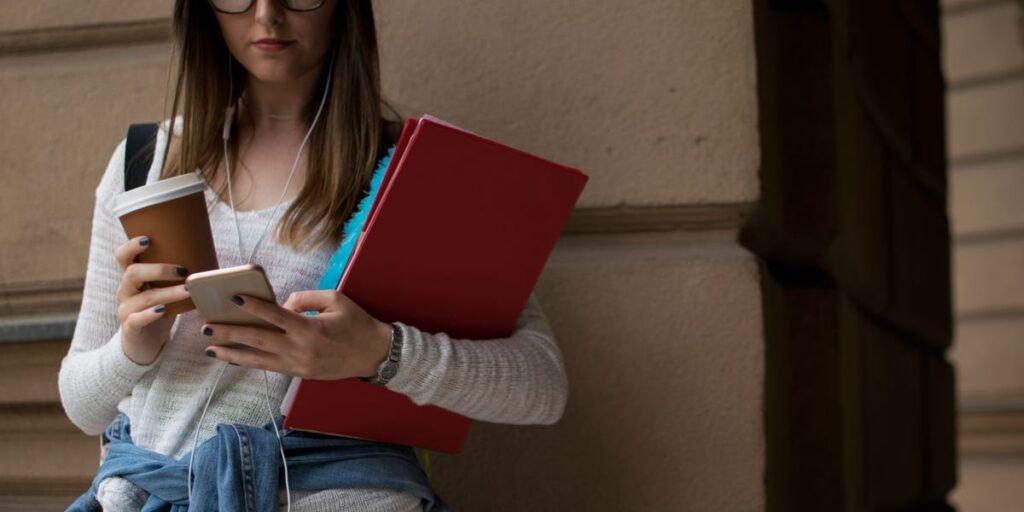 Stanford Student: I Use the Viral Dating App, Taking Campus by Storm