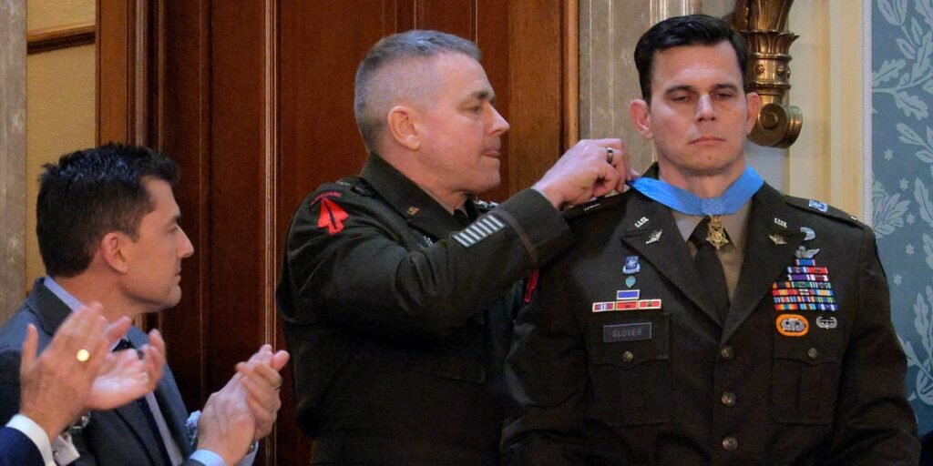 Trump Shares Venezuela Raid Details While Awarding a Pilot the Medal of Honor