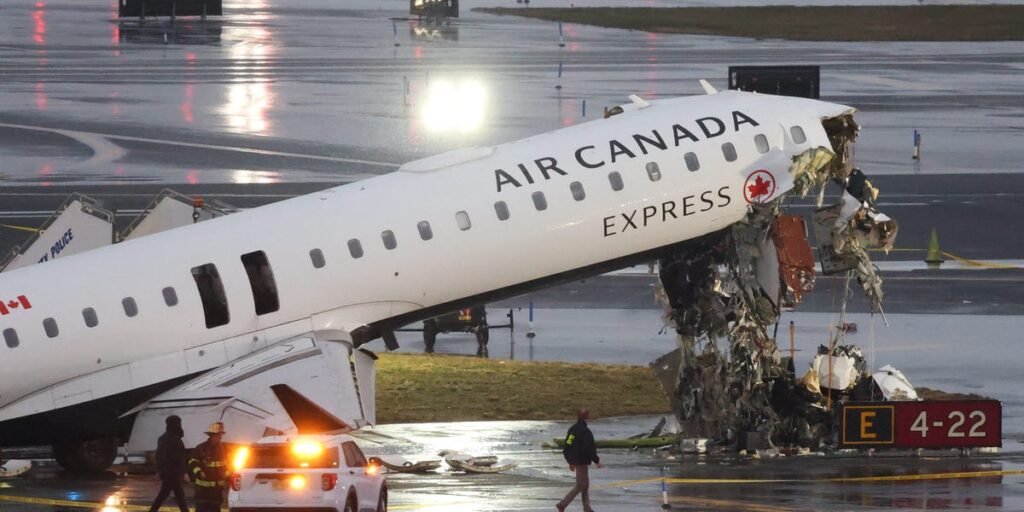 Audio Captures Moments Before Air Canada Collision at LaGuardia