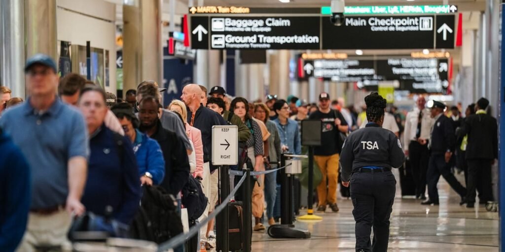 Trump Says He Will Sign Executive Order to Have DHS Pay TSA Workers