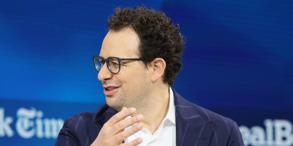 VCs Are Flooding Anthropic With Offers to Invest at up to $800 Billion