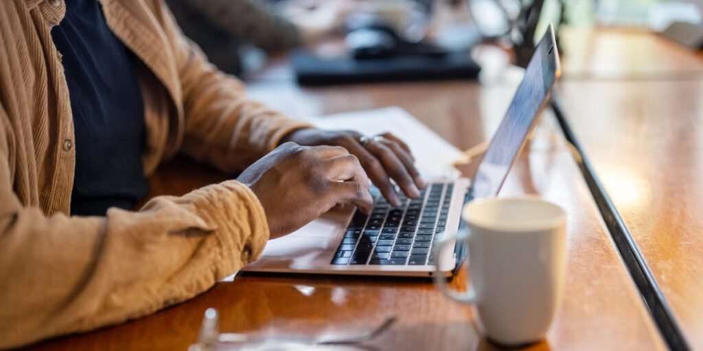 My Freelance Career Is Stable but I Treat Work Like I’m Job Hunting