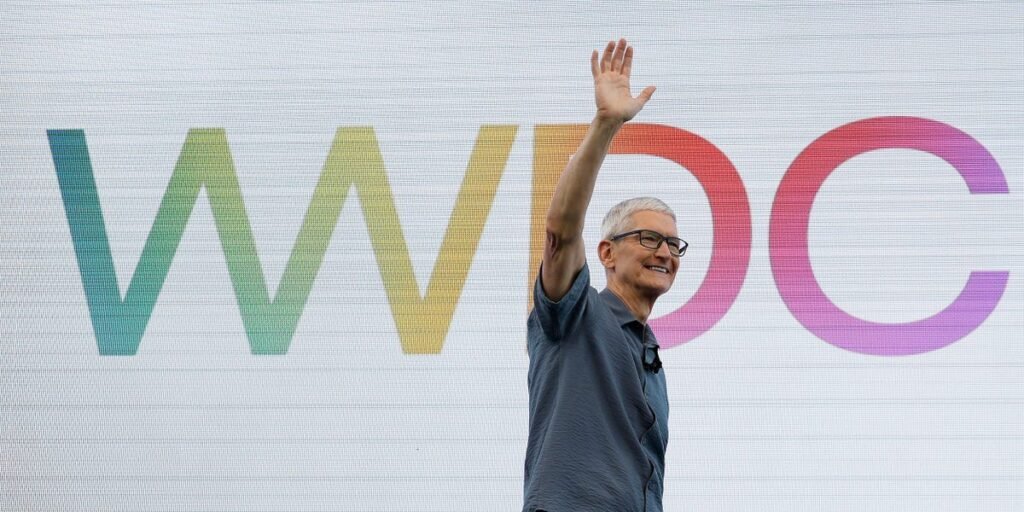 Apple Finally Gives Siri an AI Glow-up After Yearslong Delay