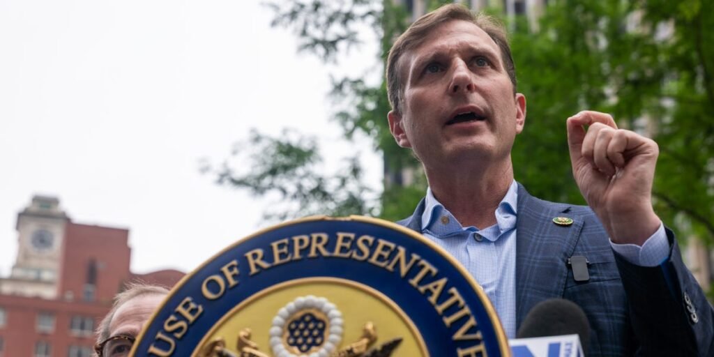 DOJ Investigates Coffee Shop Ban of Dan Goldman Over Israel Support