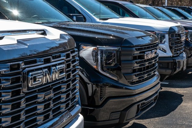 General Motors raises FY26 outlook on demand for high-margin trucks, SUVs (GM:NYSE)