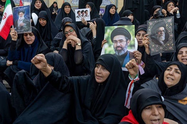 U.S. pauses Iran strikes as diplomatic push gains momentum