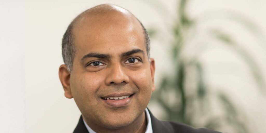AI Boom Has Echoes of Enron but Isn’t Doomed to Crash, Tech Guru Says