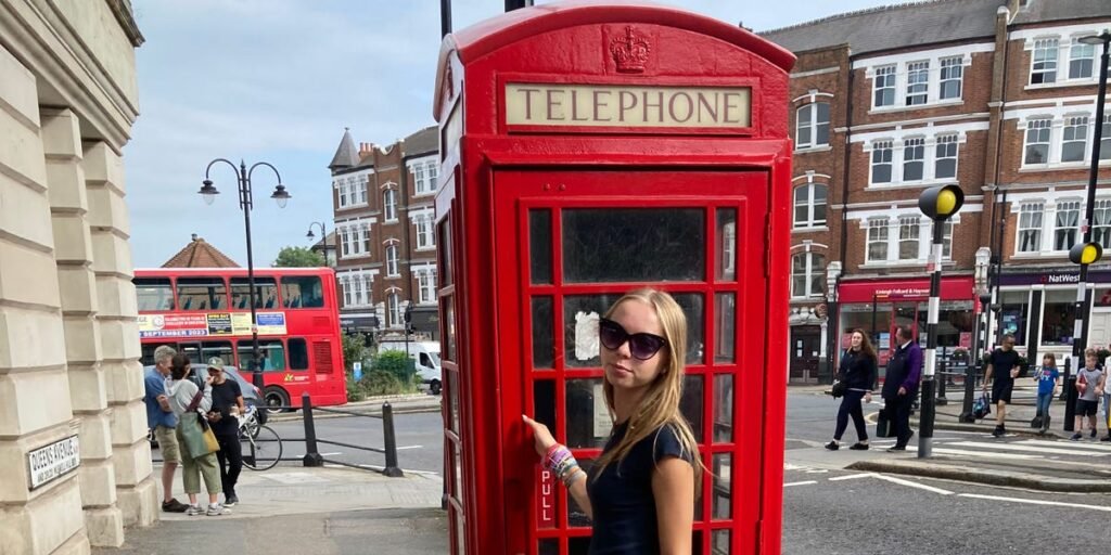 I Let My 15-Year-Old Explore London Alone. She Became More Confident.