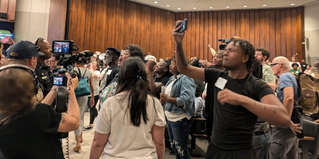Elon Musk Took Heat at Chaotic Memphis Data Center Vote