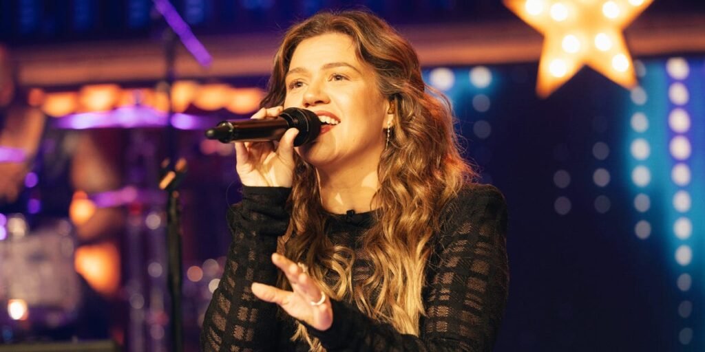 The Kelly Clarkson-Art of Play Drama: All of the Best Memes