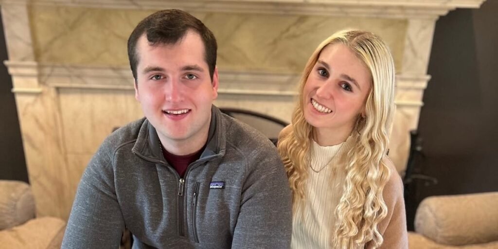 I Lived With My Older Brother for a Year During College; How It Went
