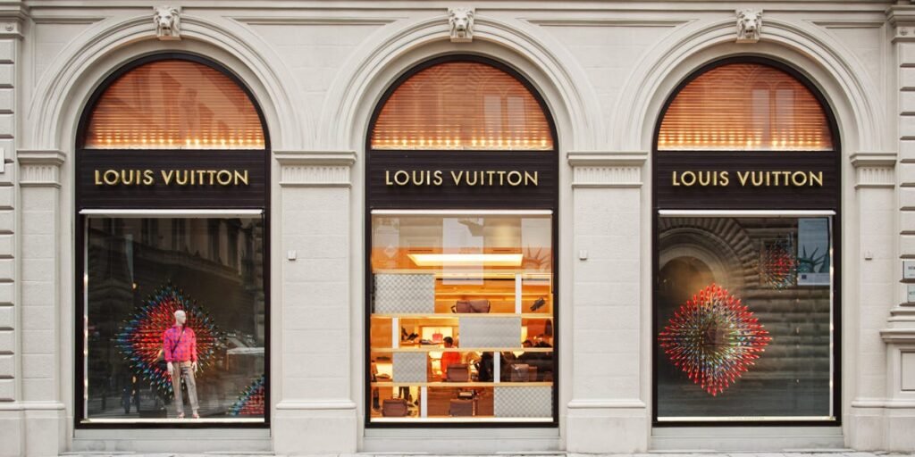 Mistakes Customers Make When Buying Bags: Former Louis Vuitton Employees